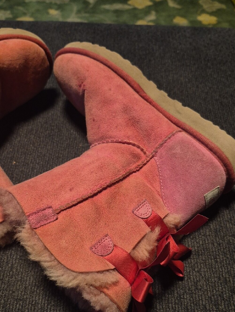 UGG Pink Suede Shearling Boot with Back Bows - Picture 4 of 7